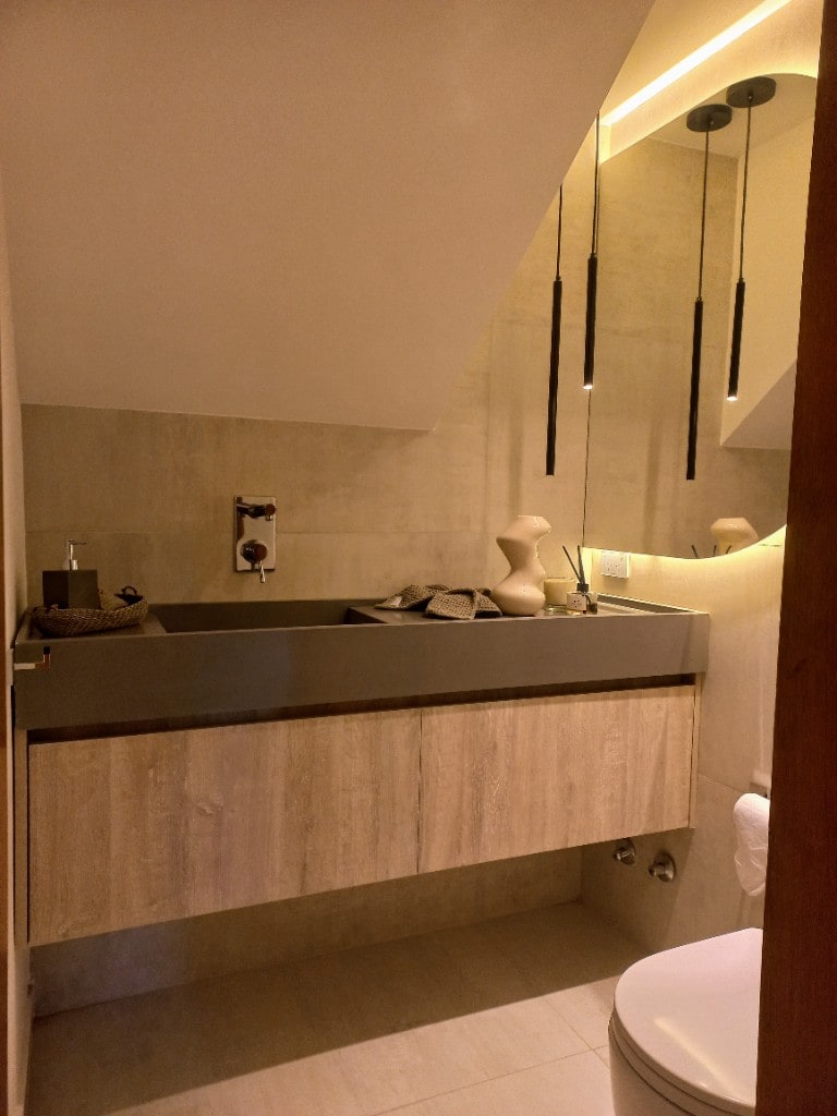 Baño con muebles a medida